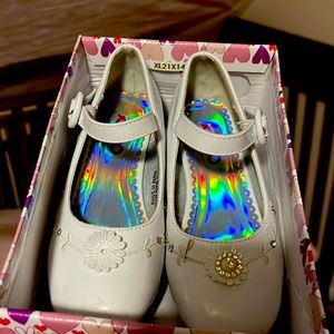 Patent leather shoes